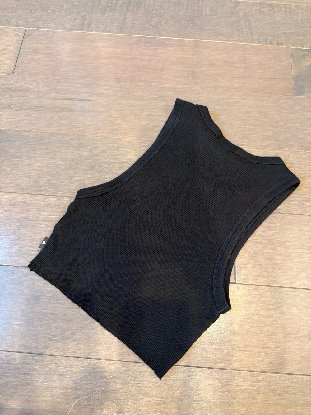 TNA Racer Crop Tank - Picture 3 of 4